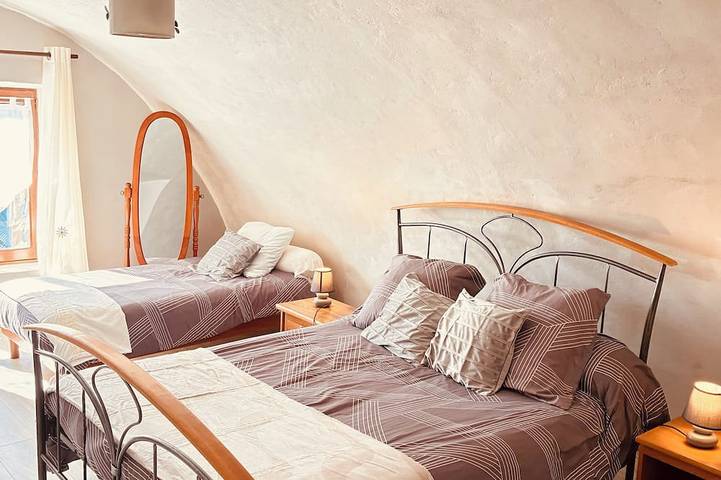 Location de vacances pour 5 personnes, avec balcon et jardin à Saint-Georges-de-Lévéjac - 3