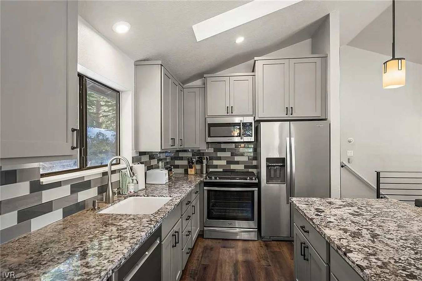 Cozy Spacious 4Bd Modern Mountain Home in Diamond Peak, Lake Tahoe