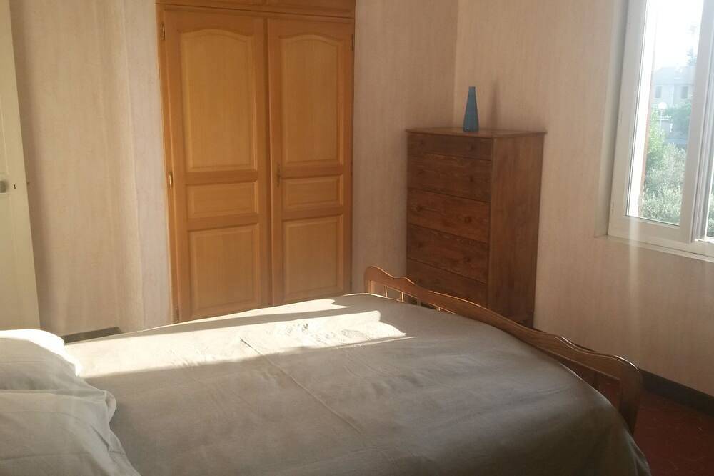 Maison mitoyenne de 75 m2 jardin arboré et privatif de 350m² in Château-Arnoux-Saint-Auban, Région de Forcalquier