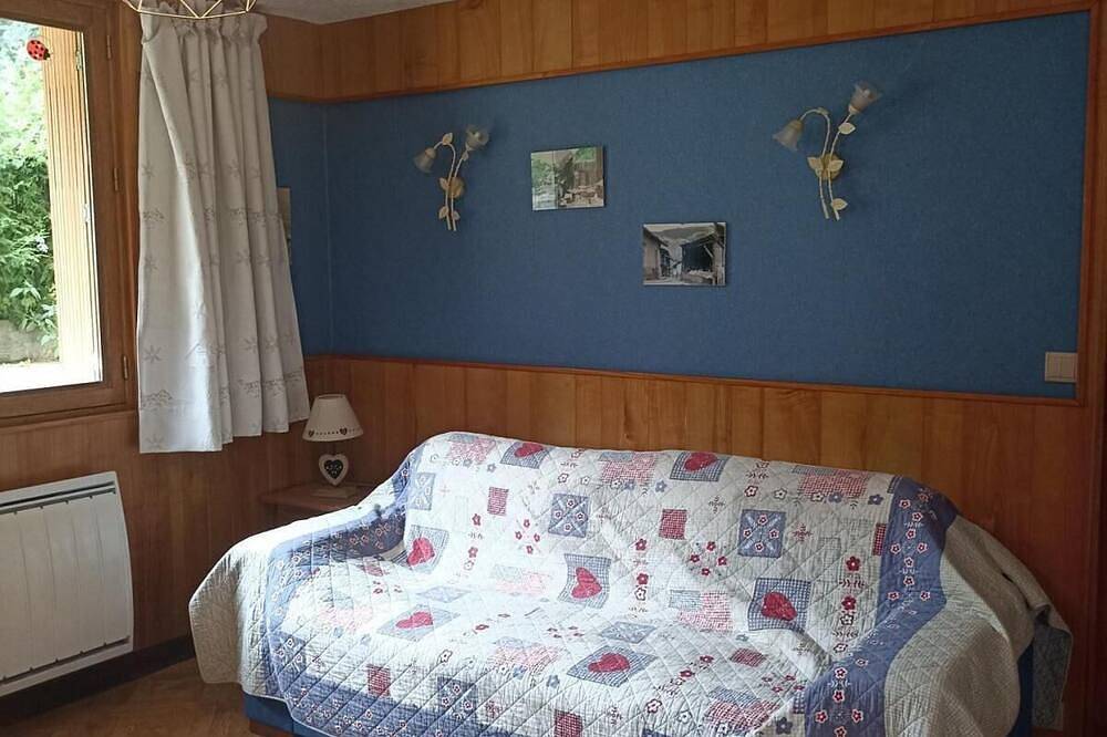 Entire apartment, 300m from resort center, Ground floor, terrace, parking, tv, ski locker, 40m², Arêches-Beaufort in Arêches, Beaufort (Rhône-Alpes)