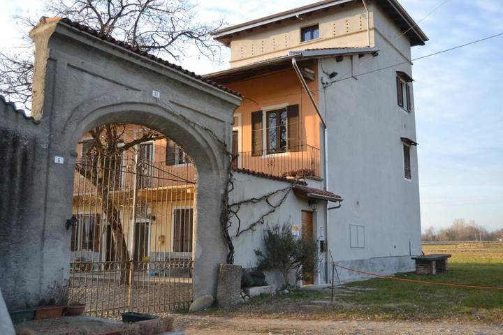 Casa vacanza per 3 persone, con Giardino e Panorama a Oleggio