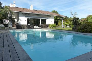 Location de vacances pour 10 personnes, avec jardin dans Pyla-sur-Mer