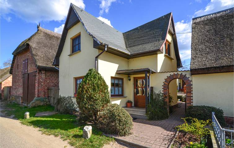 Ferienhaus für 4 Personen, mit Garten und Terrasse in Middelhagen