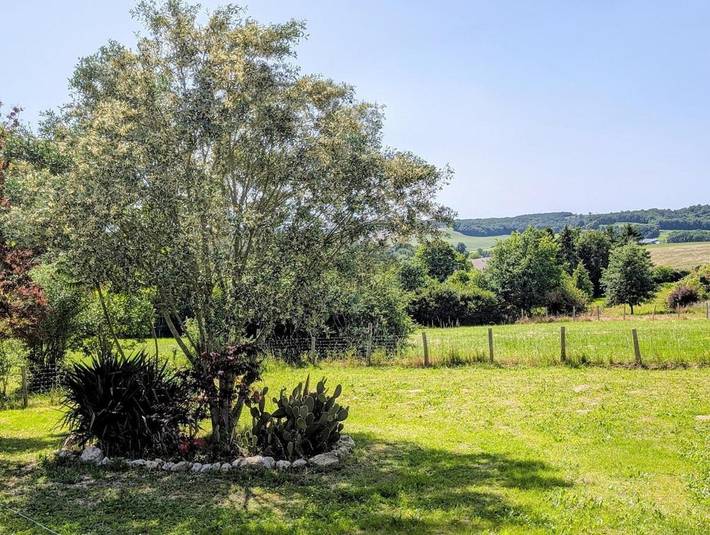 Location de vacances pour 4 personnes, avec Balcon et Terrasse ainsi que Jardin et Vue à Nonac