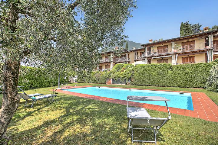 Ferienwohnung für 4 Personen, mit Pool und Seeblick sowie Balkon in Toscolano-Maderno - 2