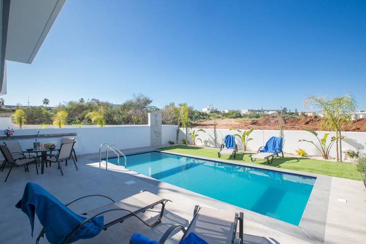 Villa für 6 Personen, mit Meerblick und Garten sowie Balkon auf Zypern - 3