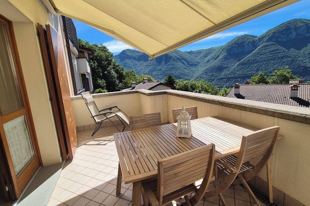 Ganze Wohnung, Mondlicht · Spektakuläre Aussicht · Pool in Bianzano, Prealpi Bergamasche Orientali
