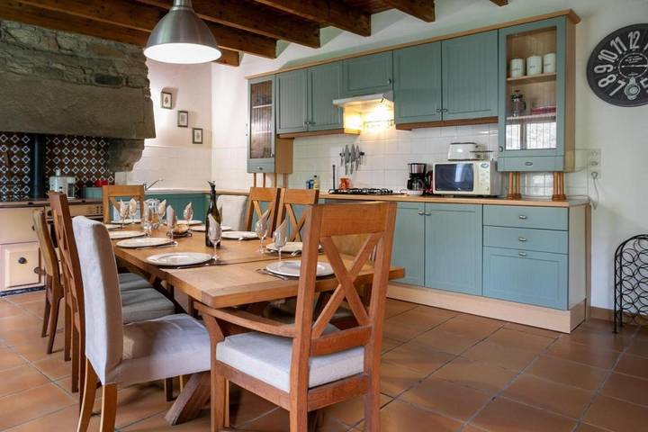 Location de vacances pour 10 personnes, avec jardin ainsi que vue et piscine, animaux acceptés à Plounérin - 4