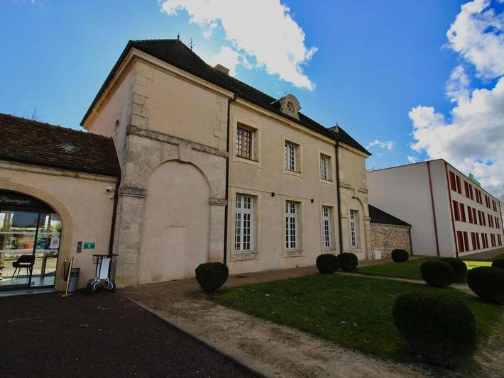 Hôtel pour 2 personnes, avec vue ainsi que jardin et piscine à Longvic - 4