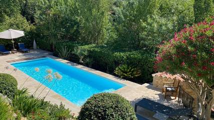 Gîte pour 2 personnes, avec piscine ainsi que jardin et terrasse à Pégomas