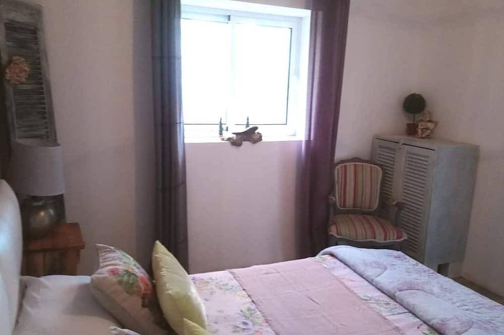 Amazing views, large terrace and garden. in Estreito da Calheta, Madeira