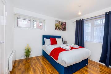 Apartment for 8 People in Bromley, London, Photo 3