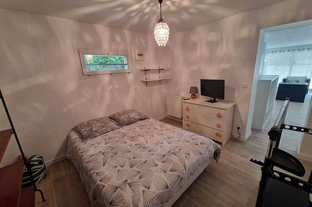 Apartamento entero, Dépendance à Louer : le Vésinet 10 minutes from the train station in Le Vésinet, Yvelines