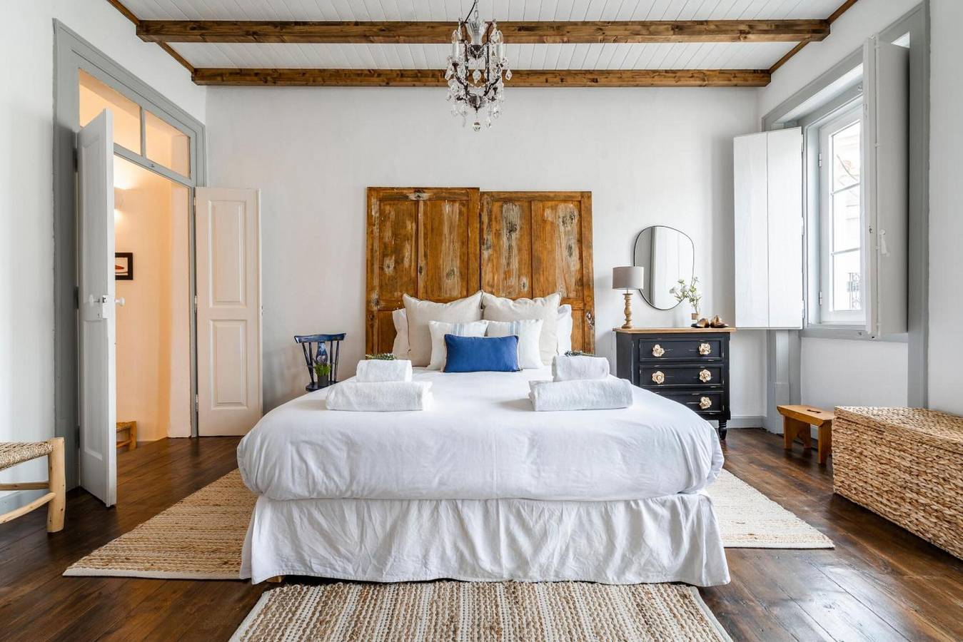 Apartamento inteiro, Apartamento 'Dazzling House Alentejo' com Terraço Privado, Wi-Fi e Ar Condicionado in Reguengos de Monsaraz, Distrito de Évora