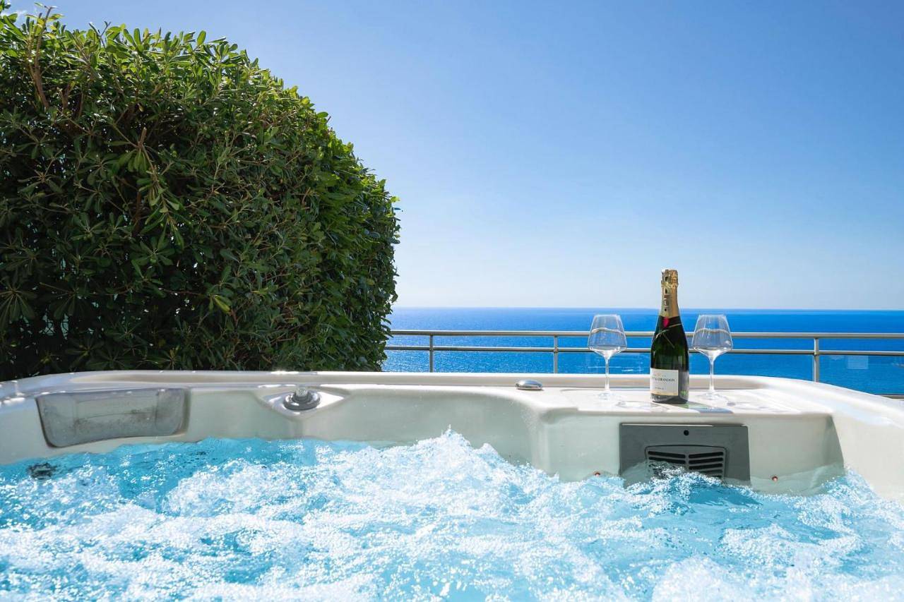 Cały apartament, Luxueux 4 Pièces - Jacuzzi - Piscine - Frontière Monaco in Cap-d'Ail, Wybrzeże Morza Śródziemnego (Francja)