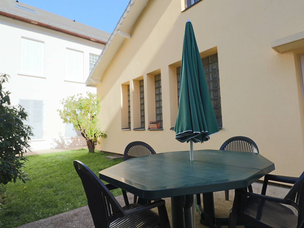 Apartamento entero, Apartamento 2* con jardín privado, 4 pers, en La Bourboule in La Bourboule, Parque Natural Regional Volcans d'Auvergne