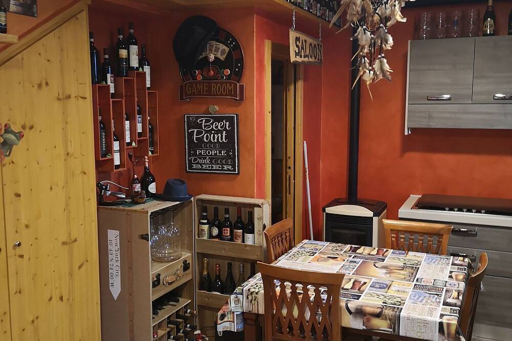 Taberna de relajación \"Sara\" in Triangia, Sondrio