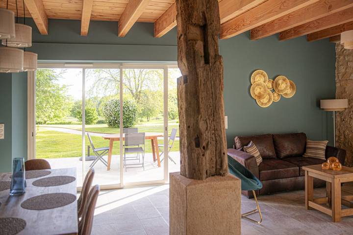 Gîte pour 5 personnes, avec jardin ainsi que piscine et terrasse à Saint-Nexans - 3