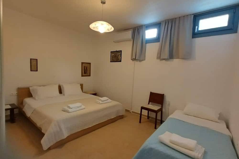 Parasporos Paradise Villa, rustige luxe villa, prive zwembad, lopen naar het strand in Parasporos, Paros