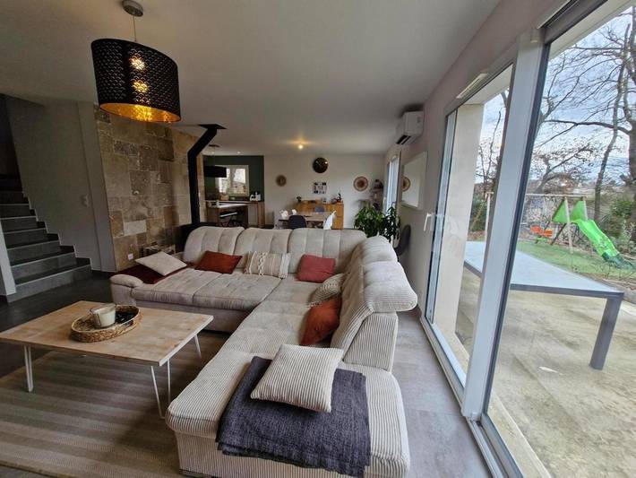 Location de vacances pour 10 personnes, avec Jacuzzi et Terrasse à Moussac