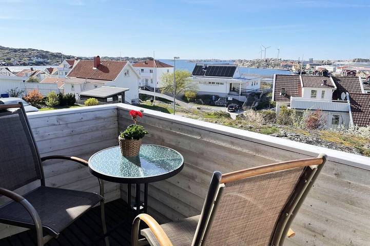Ferienhaus für 10 Personen, mit Garten und Balkon in Rönnäng