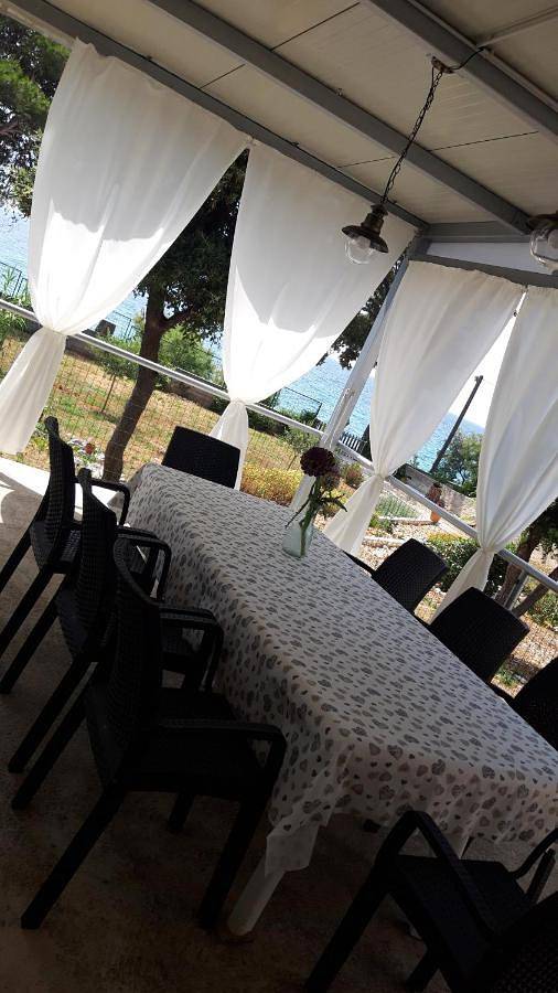 Ferienhaus für 7 Personen, mit Balkon und Terrasse sowie Garten und Ausblick auf Silba