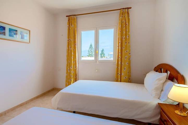 Ganze Wohnung, Reyes Natur - Quiet apartment with mountain views in Charco del Palo, Haría
