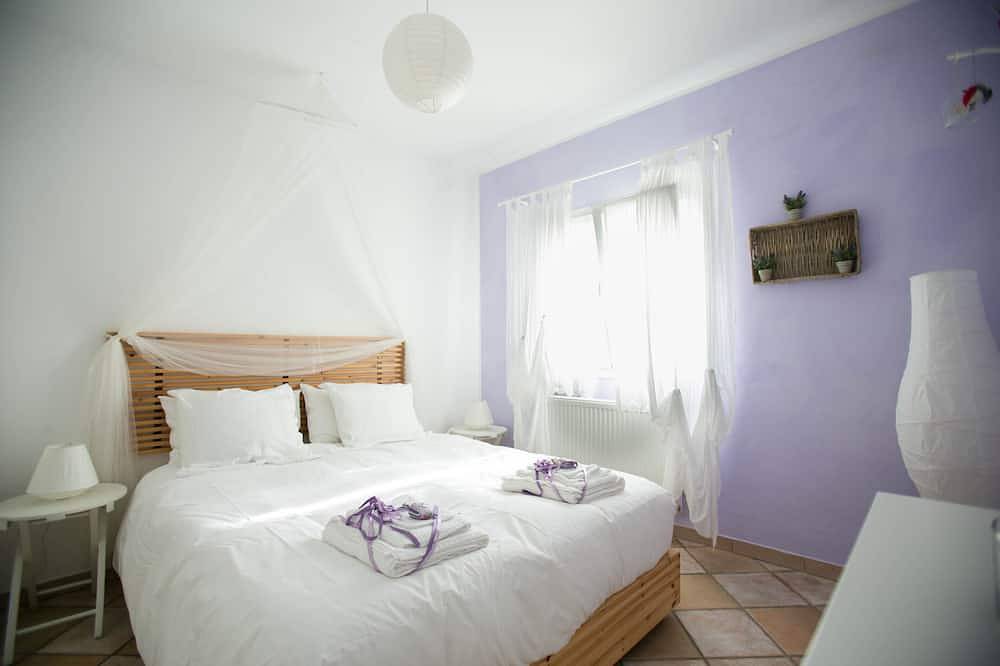 Casa Erbaea, splendida vista mare, piscina e minipiscina idromassaggio in San Bartolomeo al Mare, Riviera di Ponente