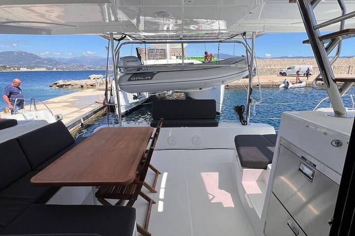 Péniche pour 8 personnes en Corse - 4