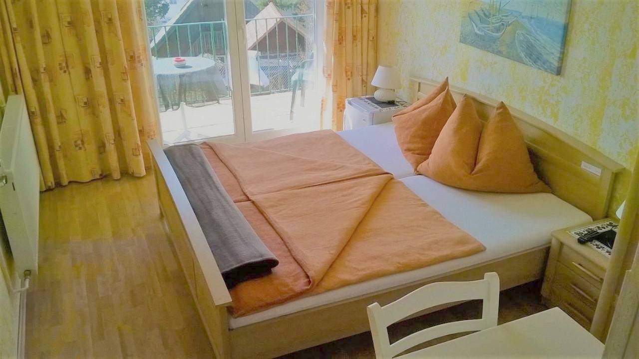 Double or Twin Room with Balcony and Lake View in Pörtschach am Wörthersee, Klagenfurt-Land