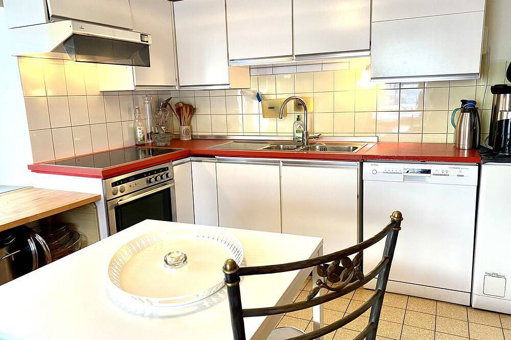 Ganze Wohnung, Einzelzimmer 15 qm, mit eigener Dusche und Etagen-Wc, max. 1 Person in Engen, Hegau
