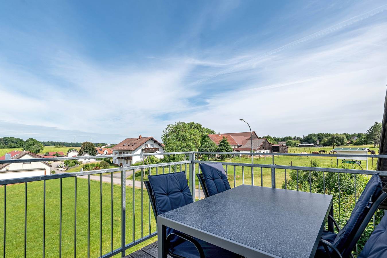 Appartement "Haus Schönblick" met ruim balkon in het Beierse Odenwald, foto 13