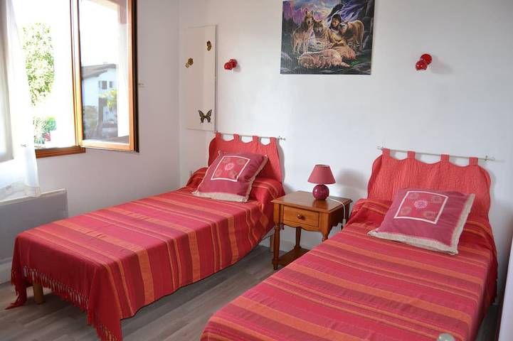 Gîte pour 5 personnes, avec jardin et balcon, animaux acceptés à Saint-Jean-Pied-de-Port - 4