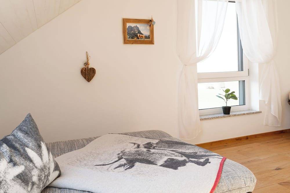 Ganze Wohnung, Ferienwohnung Anemone - 4 Zimmer, großer Balkon & Alpenflair in Germaringen, Bayerisch Schwaben