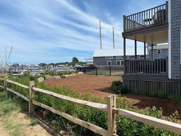 Lake House for 2 Guests in Tisbury, Martha's Vineyard, Picture 1