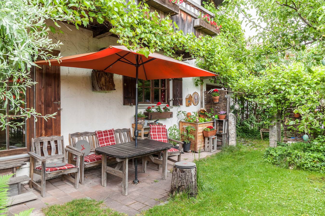 Ganze Wohnung, Ferienwohnung 'Landhaus Lucia' mit Bergblick, privater Terrasse und Wlan in Oberau, Bayerische Alpen