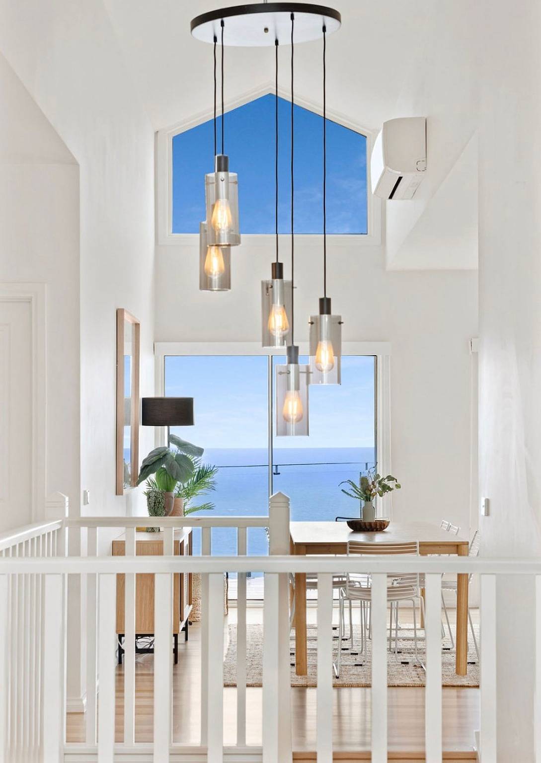 Clifftop Luxury with Spectacular Ocean Views in Melbourne, Mornington Peninsula