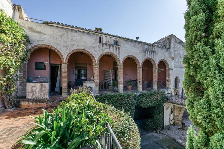 Casa rural para 4 personas, con jardín y balcón en Castellón de Ampurias - 2