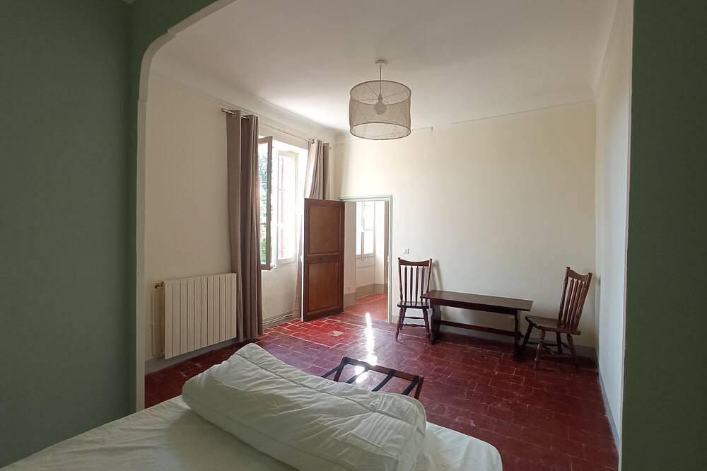 Gite for 15 people, Bastide in Provence with authentic untreated swimming pool. in Rognes, Aix-en-Provence region