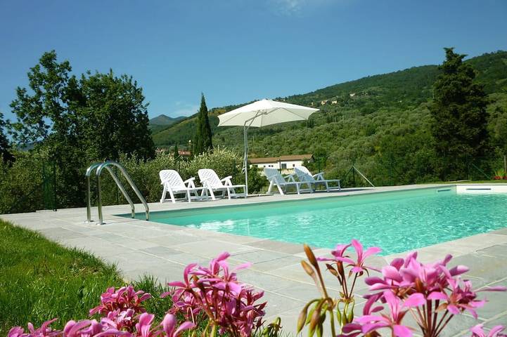 Appartement entier, Appartement avec piscine 30 min de Florence, jardin privé, parking, connexion Wi-Fi in Reggello, Valdarno