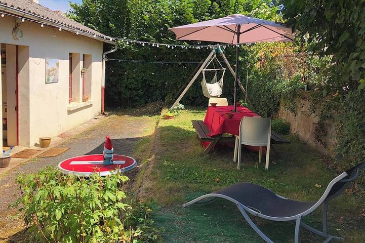 Location de vacances pour 9 personnes, avec jardin, animaux acceptés à La Caillère-Saint-Hilaire