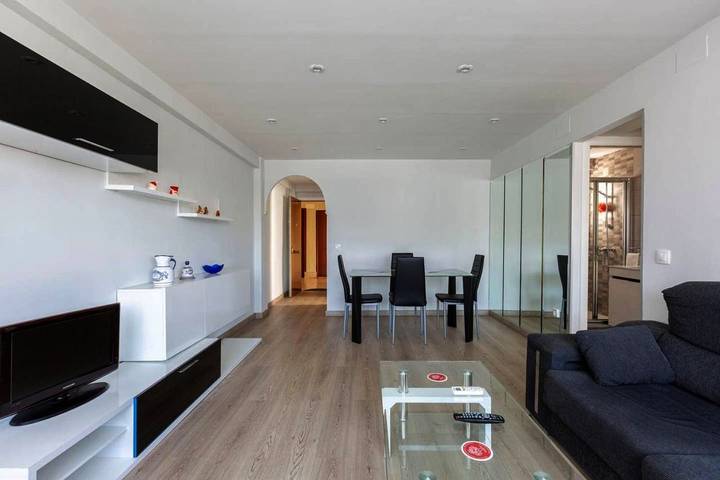 Ferienwohnung für 3 Personen, mit Balkon und Ausblick sowie Seeblick, kinderfreundlich in Madrid - 3