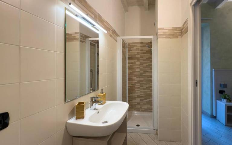 Gîte pour 3 personnes, avec balcon à Varèse - 2