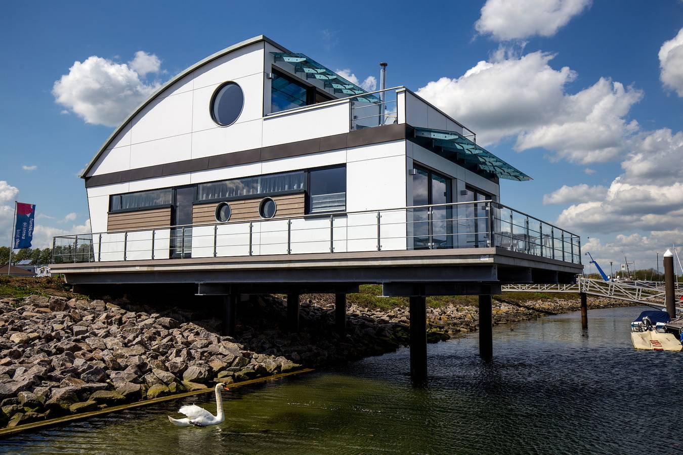 Kyst 54°10 Floating Home 1 in Neustadt in Holstein, Ostholstein