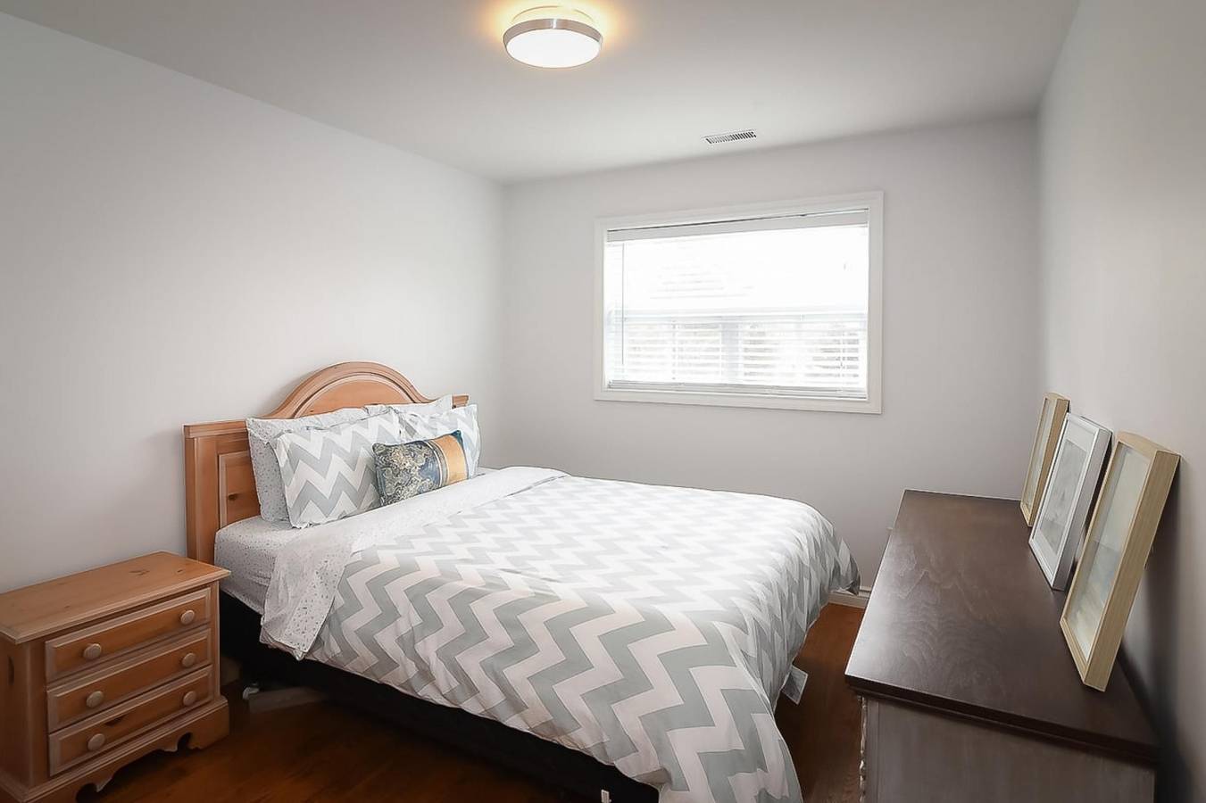 Appartamento intero, Private 2bdrm unit with ensuite Laundry -  U5A in Burlington (Ontario), Lago Ontario (Kanada)