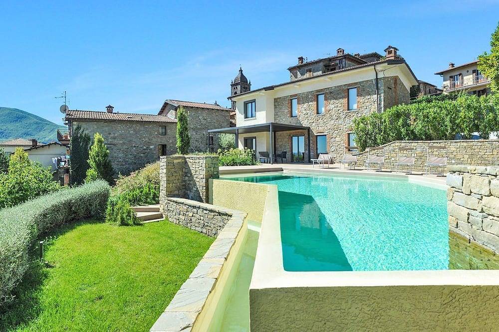 Neu!Moderne Villa,„ Endless Infinity Pool;Bergblick; zu Fuß zu den Einrichtungen in San Romano in Garfagnana, Garfagnana