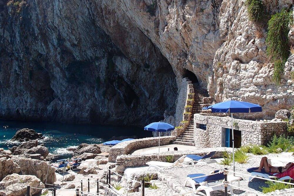 Elégante villa avec une vue magnifique sur Isola Bella, dans une résidence de luxe in Taormina, Province de Messina