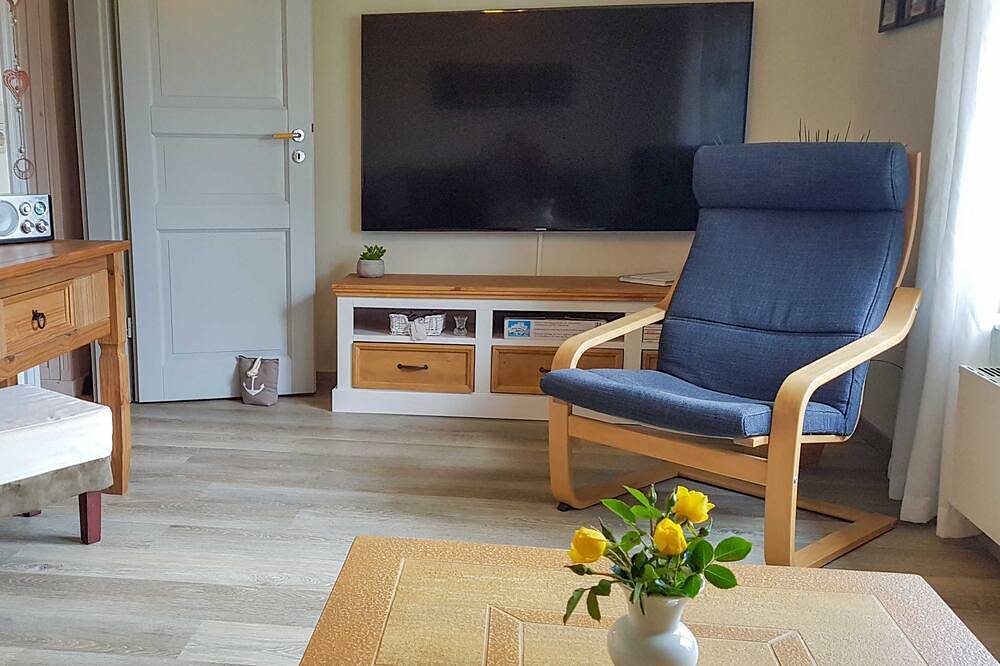 Ganze Wohnung, Ferienwohnung im roten Haus - Ferienwohnung im Anbau in Sundhagen, Stralsund Umland