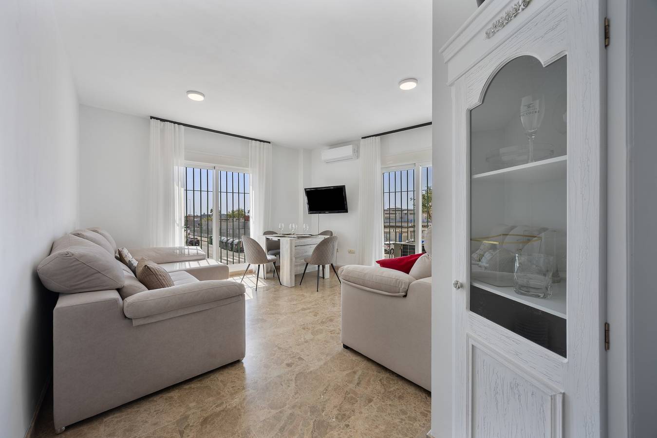Apartamento entero, Apartamento 'Apartamento Los Jardines' con piscina compartida, Wi-Fi y aire acondicionado. in El Puerto de Santa María, Costa de la Luz