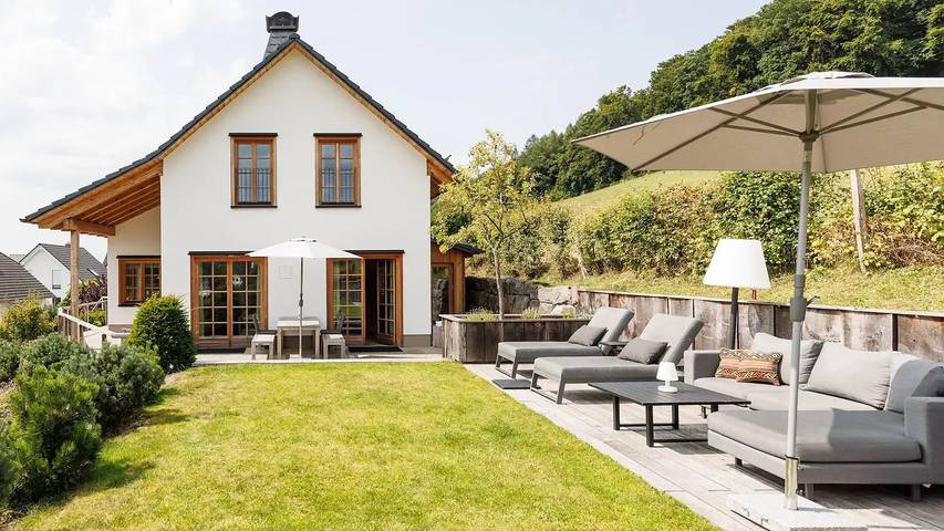 Ferienhaus für 8 Personen, mit Sauna und Garten sowie Terrasse, mit Haustier